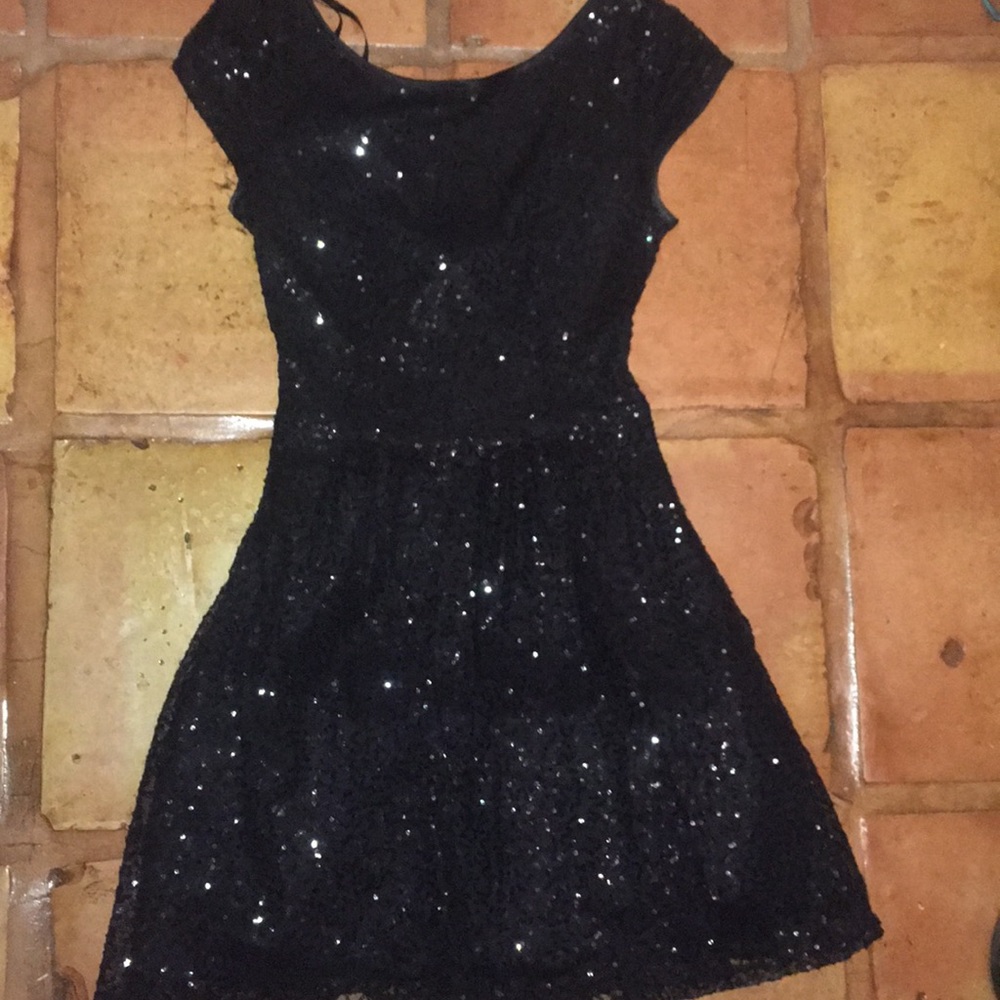 Dress - Picture 2 of 2